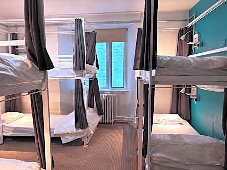 Bed in 6-Bed Mixed Dorm Ensuite