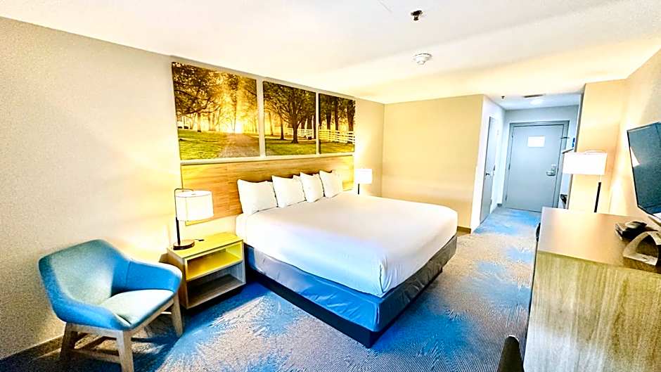 Days Inn & Suites by Wyndham Wynne