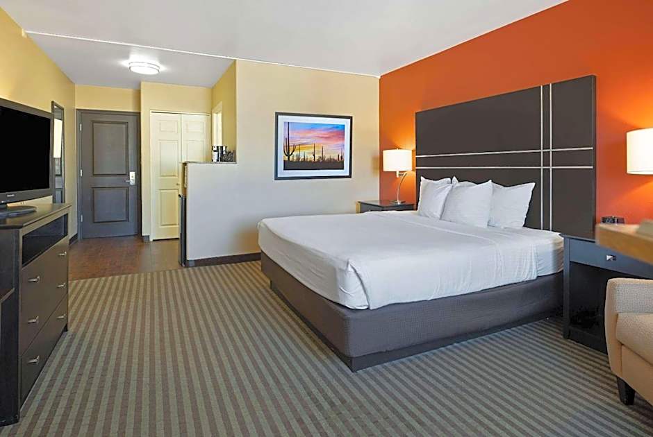 La Quinta Inn & Suites by Wyndham Tucson Reid Park