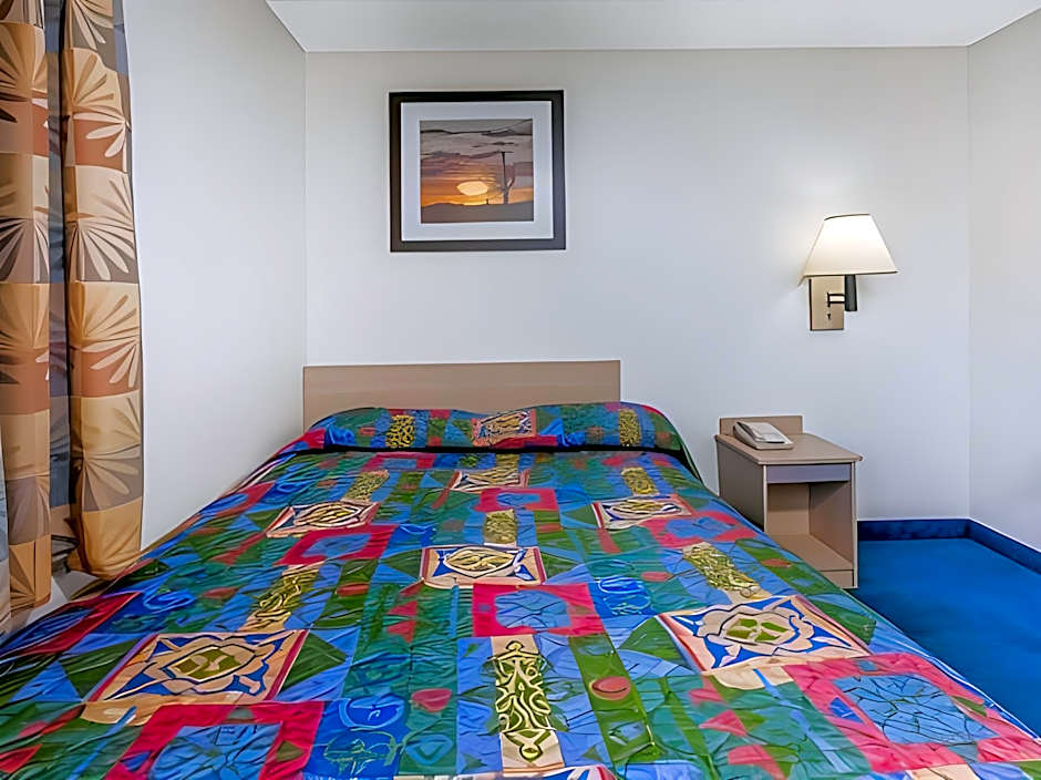 Knights Inn - Grand Rapids MI