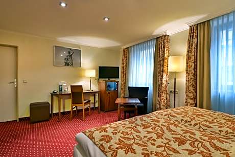 Comfort Double Room facing Courtyard (no air-condition)