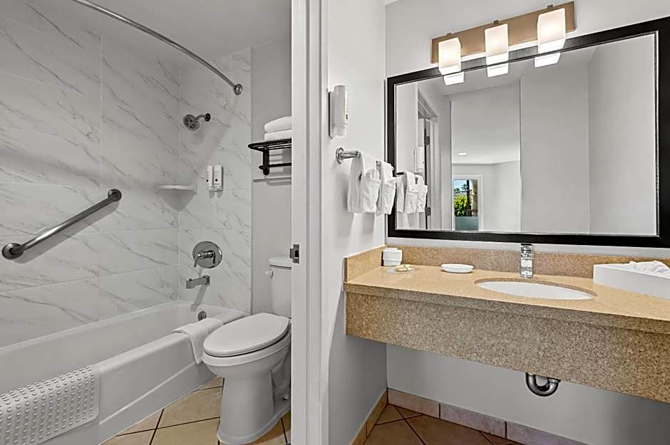 Quality Inn & Suites Hermosa Beach