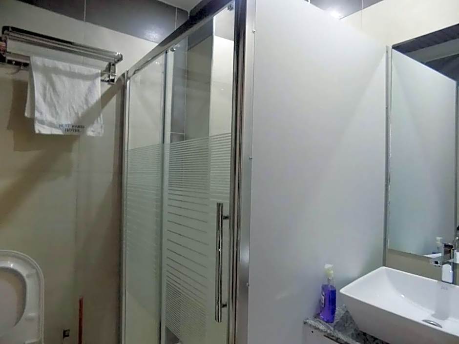 Freedom City Hotel