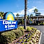 Days Inn & Suites by Wyndham Jekyll Island