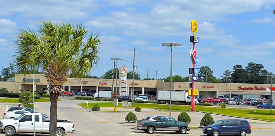 Magnolia Inn and Suites