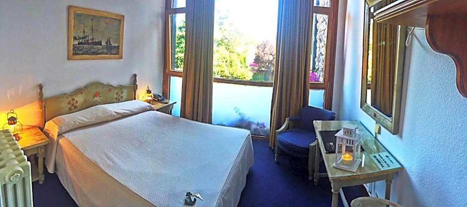 Foto 1 daripada 8 — 1 Double Bed or 2 Beds, Garden View