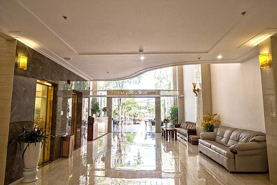 Le Centre Hotel