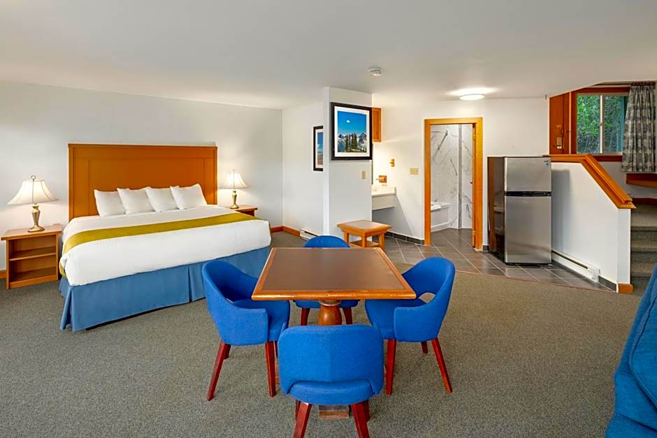 Canadian Princess Lodge & Marina