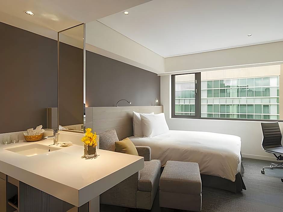 Royal Inn Taipei Linsen - Huashan 1914 Creative Park