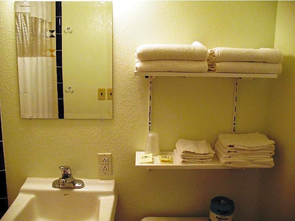 Golden West Motel – Klamath Falls, OR
