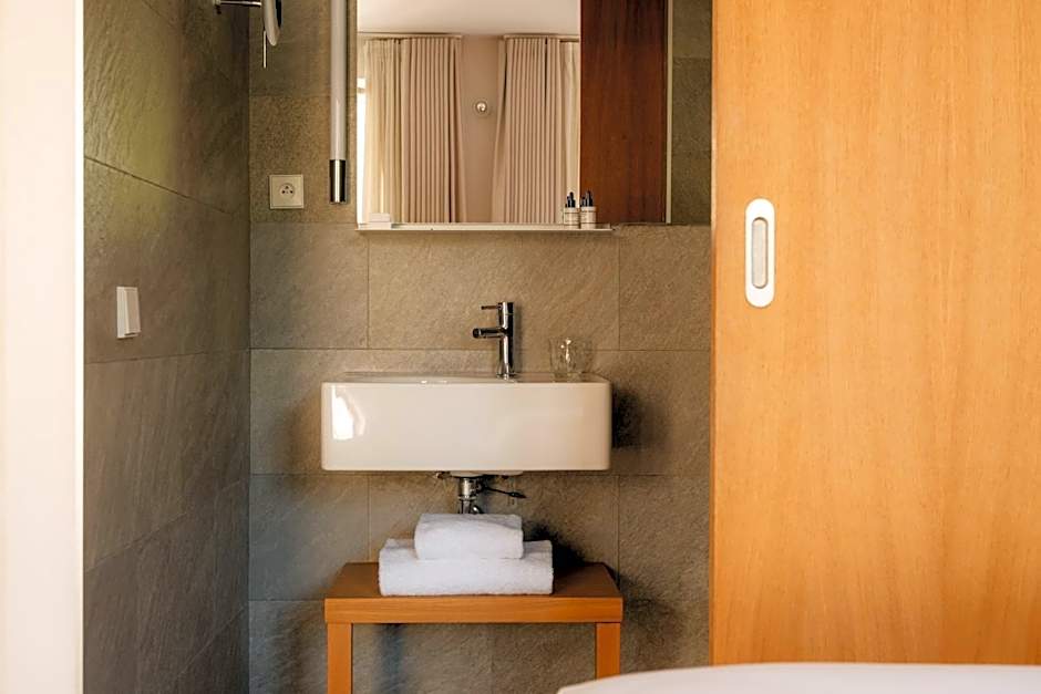 9Hotel Republique