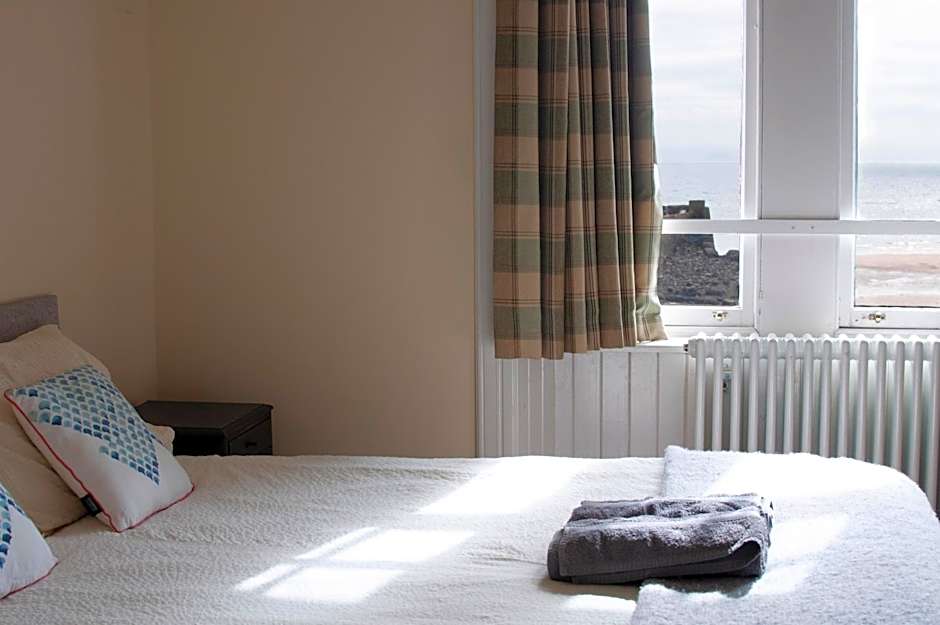 Photo 1 of 13 of Family, Sea View