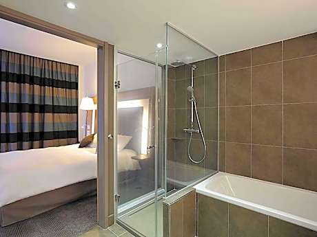 Executive Suite with One Double Bed and Two Single Beds