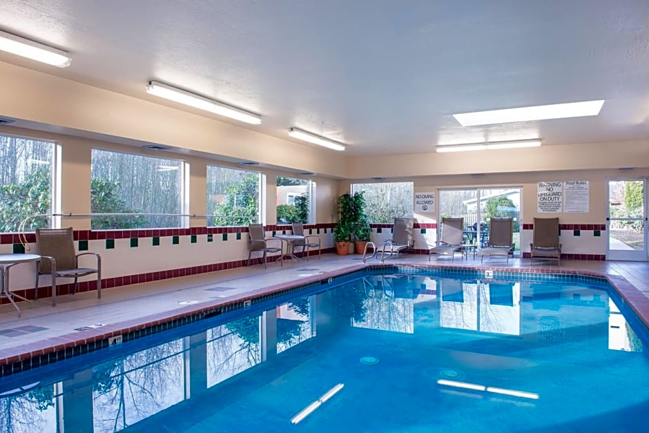 Holiday Inn Express Hotels & Suites Burlington by IHG