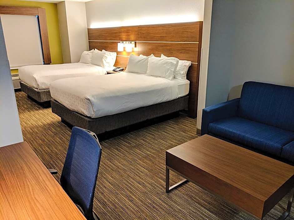 Photo 1 of 1 of 2 Queen Beds Suite