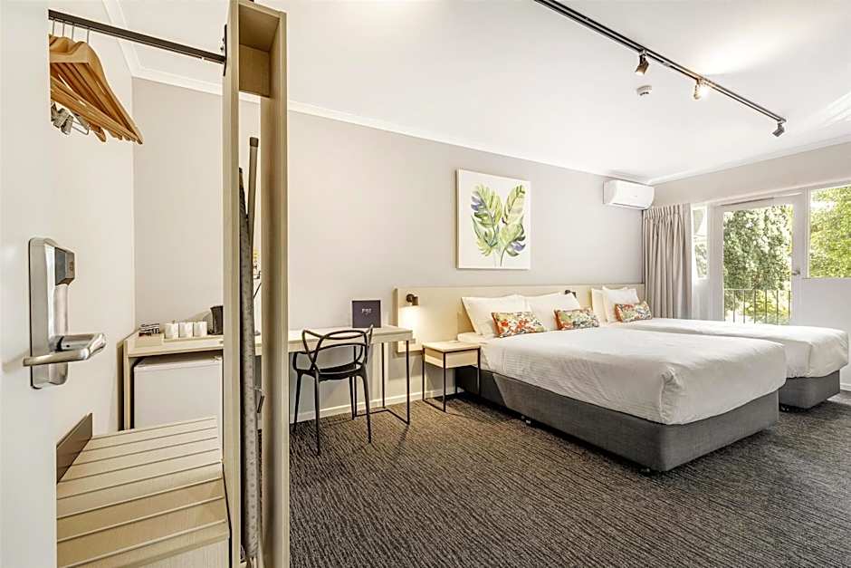 Nightcap at Findon Hotel