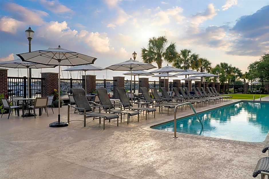 Hilton Garden Inn Charleston Waterfront/Downtown