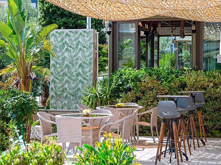 Citrus Luna Suite Hotel