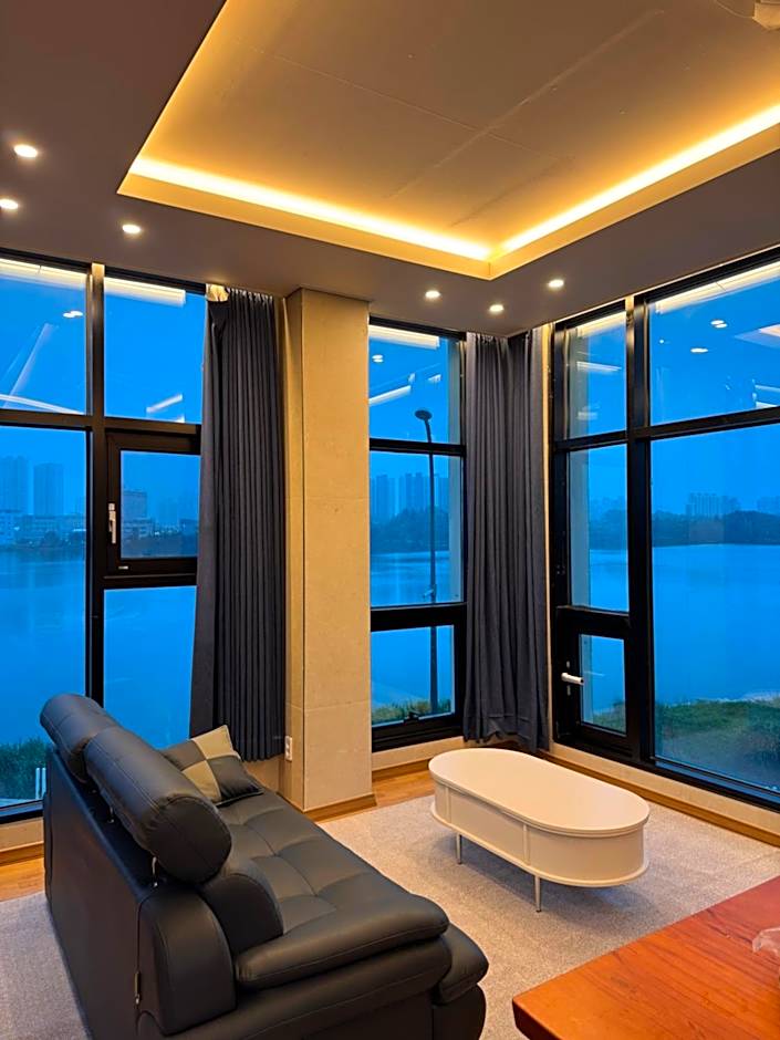 Lakestone&Hotel Sokcho