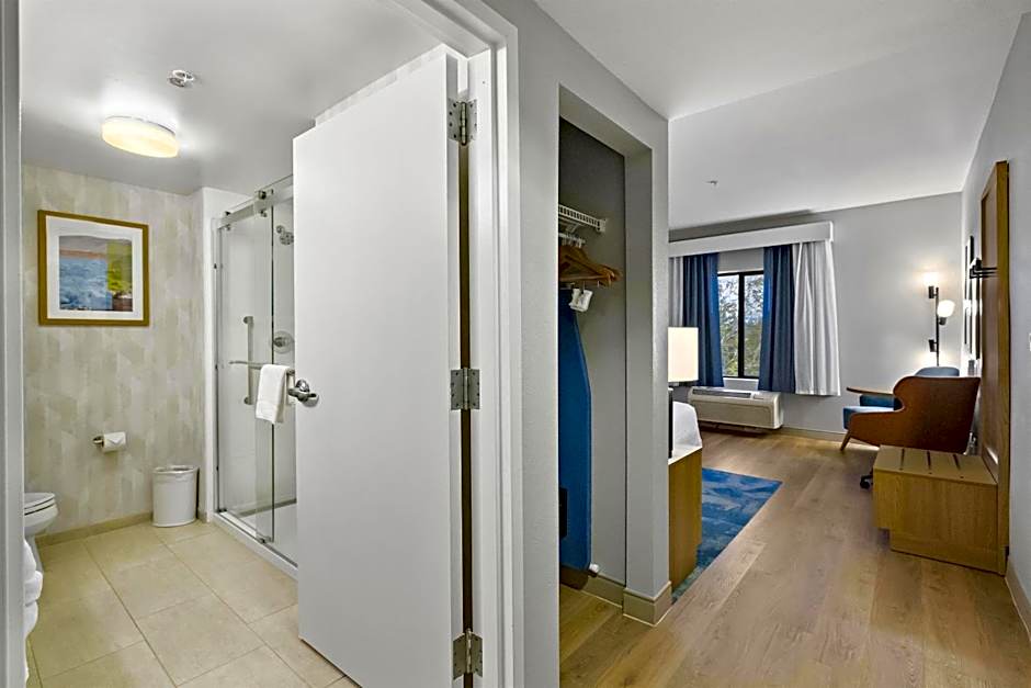 Hampton Inn & Suites Lancaster