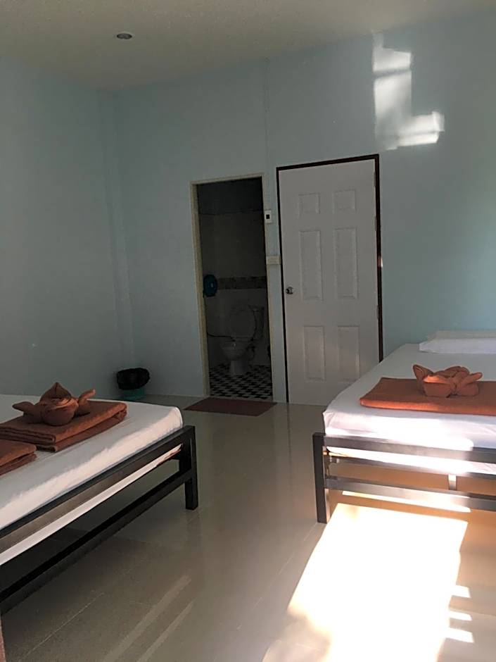 Khaosok Secret Hostel