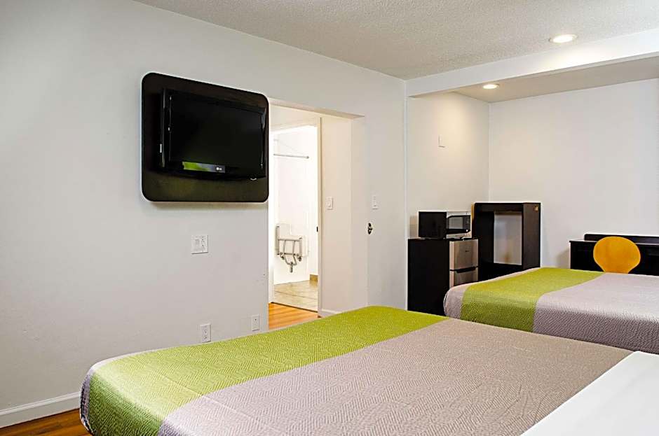 Motel 6-Modesto, CA - Downtown
