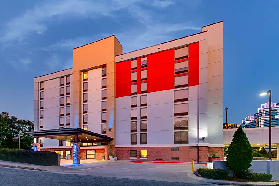Holiday Inn Express & Suites Atlanta Perimeter Mall Hotel By IHG