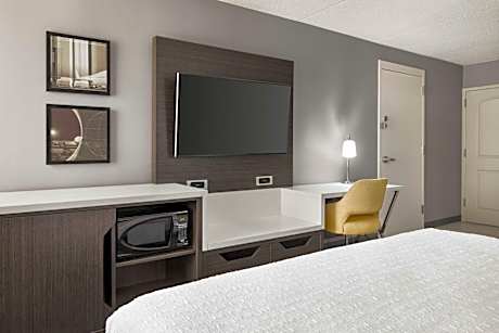 King Room - Hearing Accessible