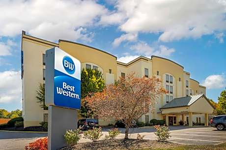 Best Western Louisville East Inn & Suites