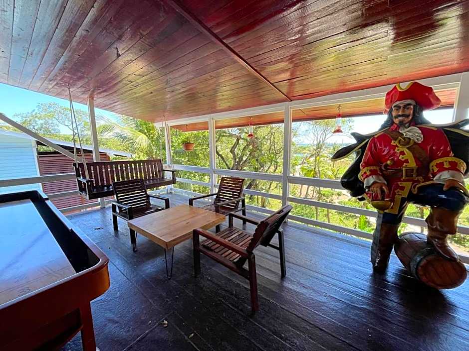 Hotel and Dive Center Roatan Yacht Club