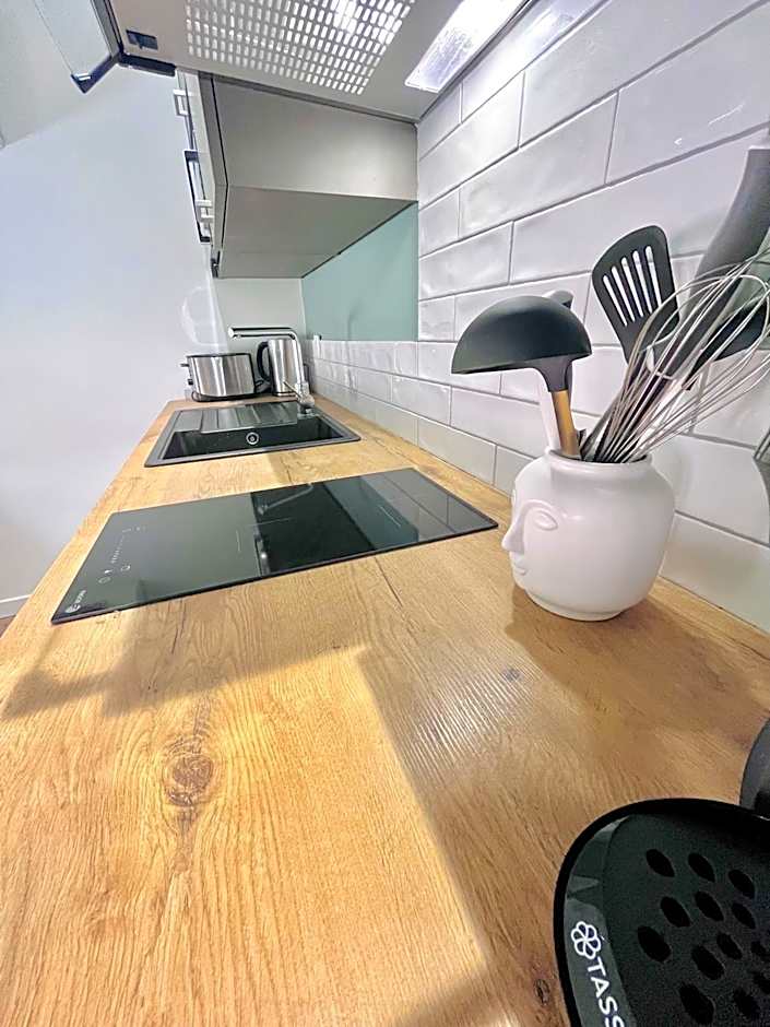 LE QUAI 5 - Studio NEUF CALME - CLIM - WiFi - Gare à 200m