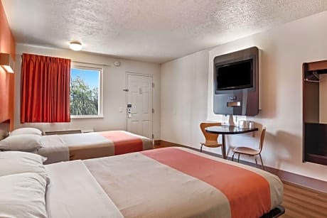 Deluxe Quadruple Room - Non-Smoking