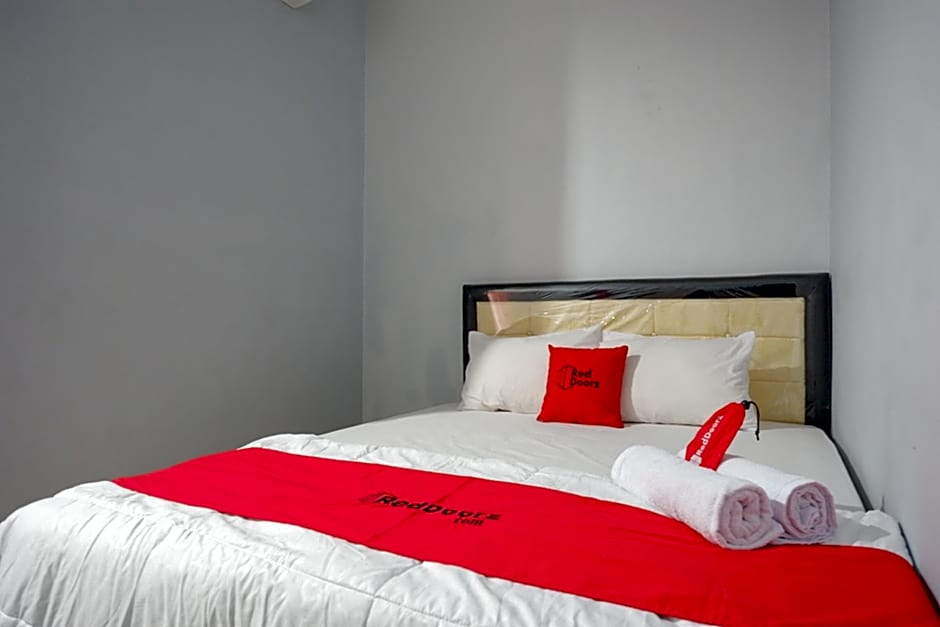 RedDoorz @ Hotel Grand Aulia Majene