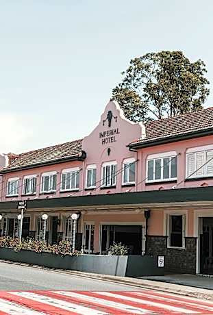 Standard queen accessible