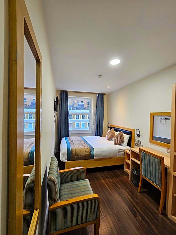 Cromwell International Hotel