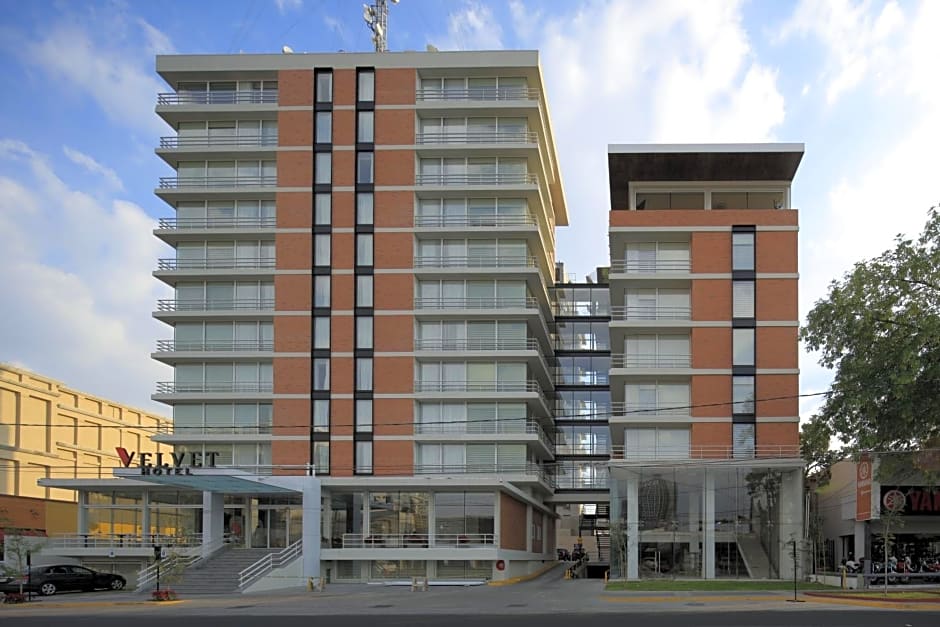 Hotel Velvet Plaza
