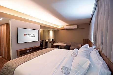 Double Premium Suite with King Bed