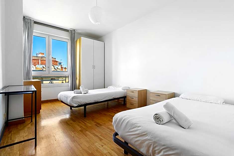 Stylish 4br City View Apt Near Sagrada Familia