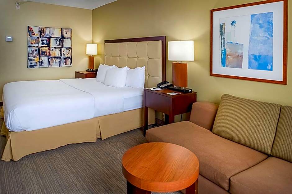 DoubleTree By Hilton Saint Louis Westport