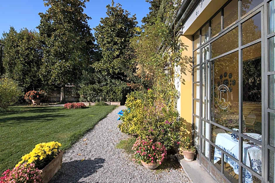 Al Porto Di Lucca B&B