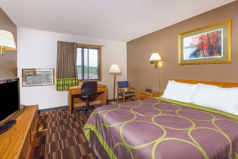 Super 8 by Wyndham Airport I90