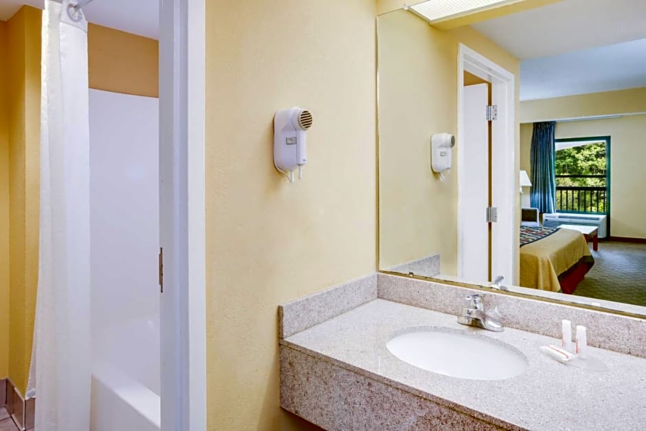 Super 8 by Wyndham Diberville Biloxi Area
