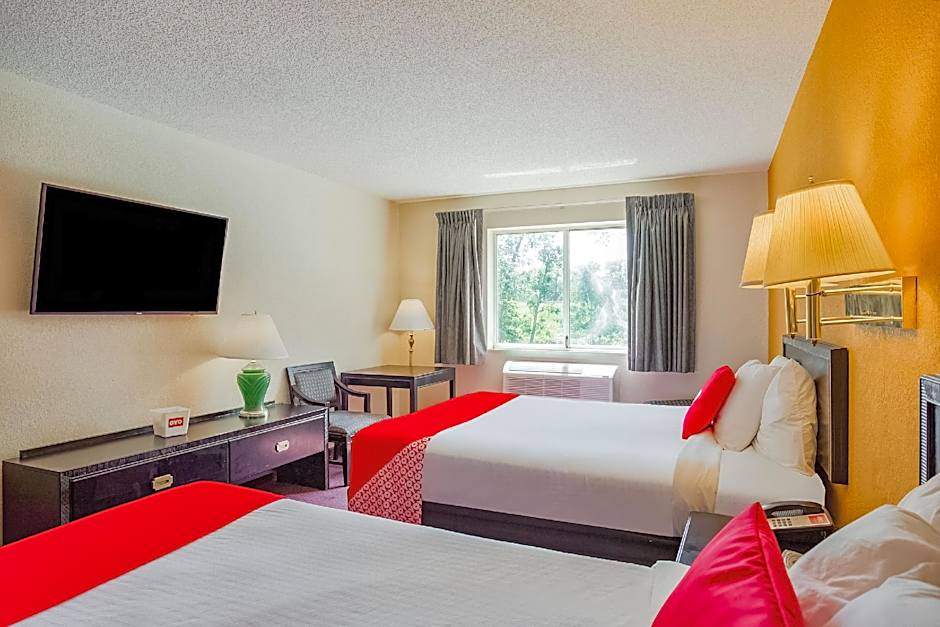 Econo Lodge Whitehall Near Michigan's Adventure