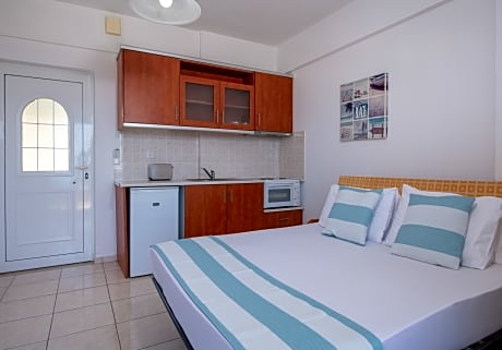 ONE BEDROOM APARTMENT