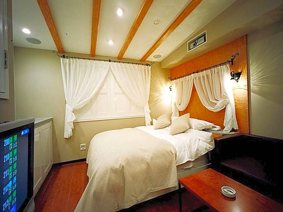 Hotel Woo (Adults Only)