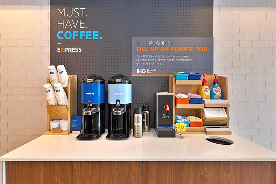 Holiday Inn Express Hotel & Suites Warminster-Horsham By IHG