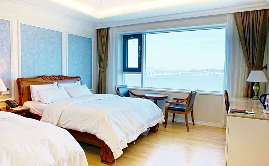 Fontana Beach Hotel