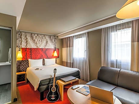 Premium Room with One Double Bed and One Single Bed