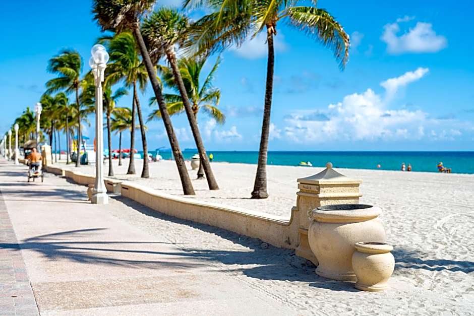 The Surf Hollywood Beach