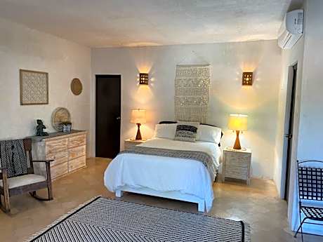 Apartment with Pool View